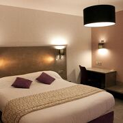 © Hôtel-restaurant Azalées - <em>Hôtel Azalées</em>