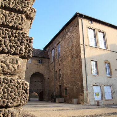 © Château  de Roussillon - <em>en marge</em>