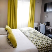 © Hôtel-restaurant Azalées - <em>Hôtel Azalées</em>