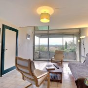 © Le chêne - Feriendorf Le Serre de Pierre - <em>Gîtes de France</em>