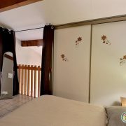 © Le chêne - Feriendorf Le Serre de Pierre - <em>Gîtes de France</em>