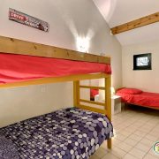 © Le chêne - Feriendorf Le Serre de Pierre - <em>Gîtes de France</em>