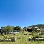 © Mas de Veyras - les châtaigniers - <em>Mas de Veyras - Les Châtaigniers</em>