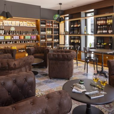 © Boutique "Goûtez l'Ardèche" -  Auberge Les Murets - <em>Xavier Ferrand - Eliophot</em>