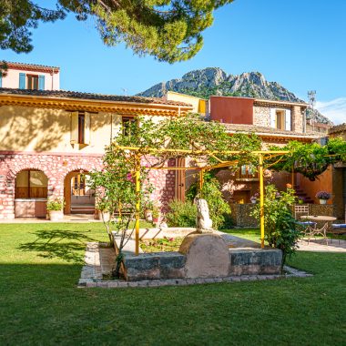 © Hotel Les Arcades - Le Lion d'Or - <em>@CoralineDebray</em>