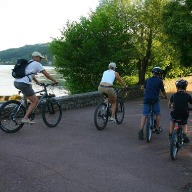© ViaRhôna - Du Léman à la Méditerranée - <em>MT Pilat - Florence GODARD</em>