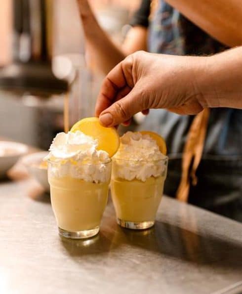 © UN PETIT DESSERT - LE CAFE DE L'ARCHE DE CONDRIEU